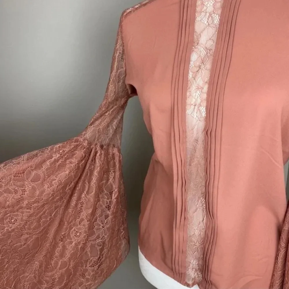 NWOT. Express Handkerchief Sleeve Lace Blouse Top Peach Pink. XS. - Picture 5 of 11
